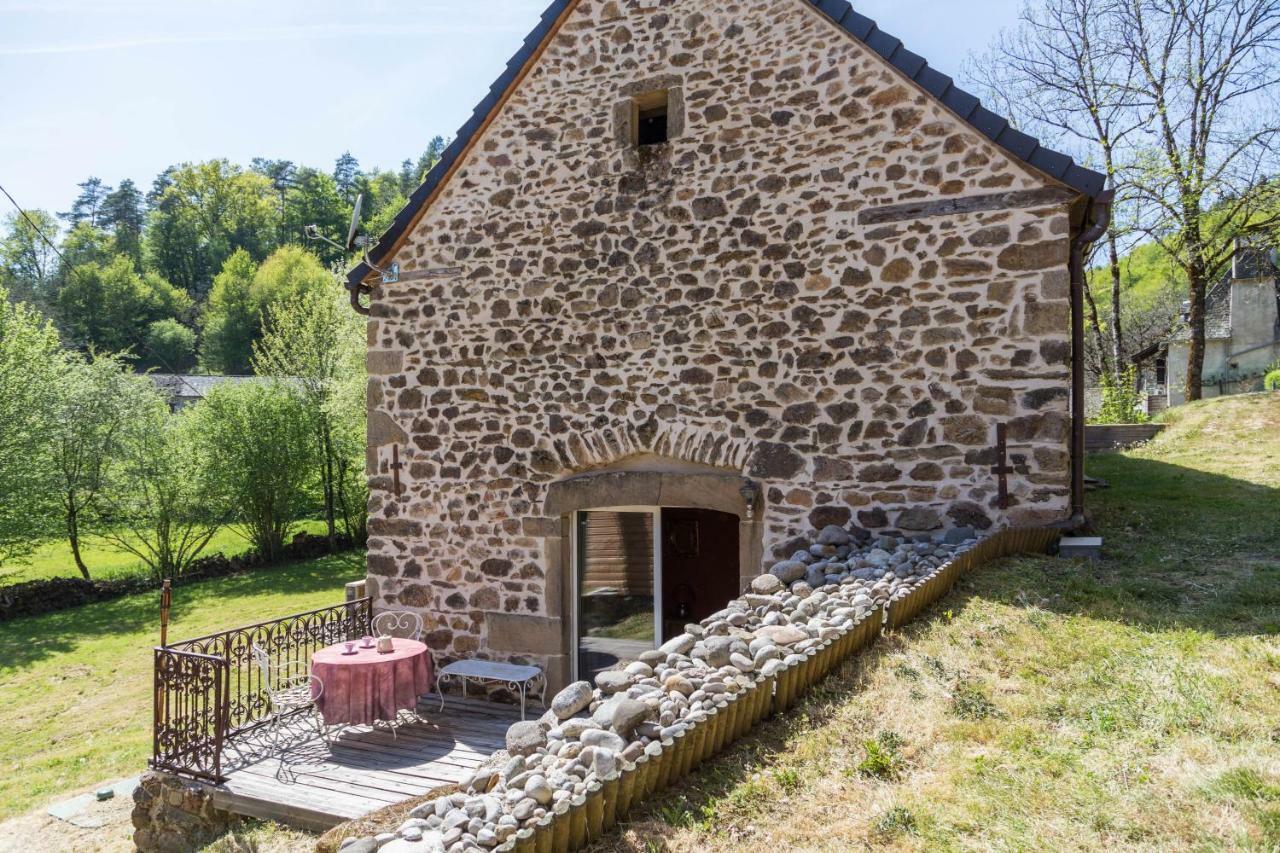 Gite De La Genevriere Saint-Chamant Buitenkant foto